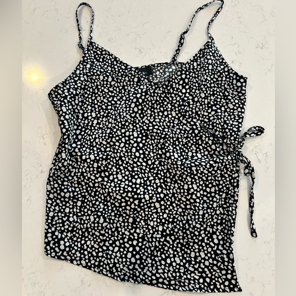 Lulu’s Doting Love Black and White Print Wrap Top, Size M - Picture 3 of 6